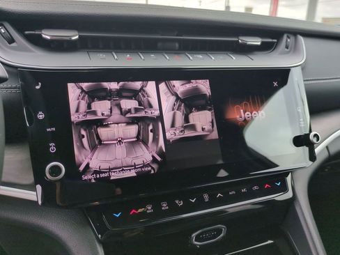 New 2026 Jeep Grand Cherokee L Limited w/ Luxury Tech Group II image 22