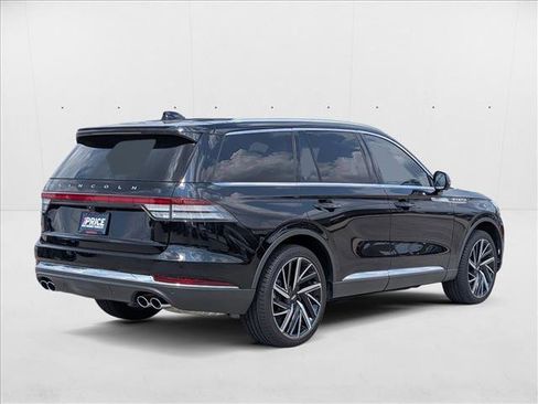 Used 2025 Lincoln Aviator Reserve w/ Equipment Group 201A image 5