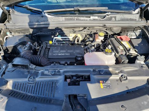 Used 2020 Chevrolet Trax LT w/ LT Convenience Package image 32