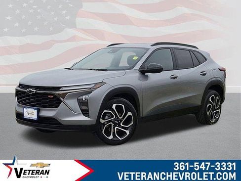 Used 2026 Chevrolet Trax RS w/ Sunroof Package FWD image 1