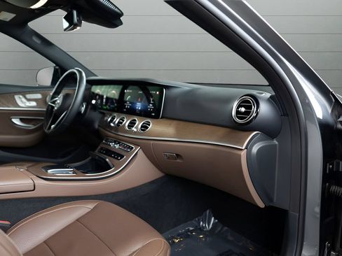 Used 2022 Mercedes-Benz E 450 4MATIC Sedan w/ Driver Assistance Package image 72