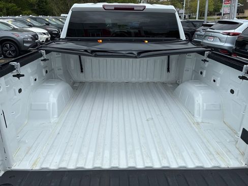 Used 2022 Chevrolet Silverado 1500 LT AWD/4WD image 13