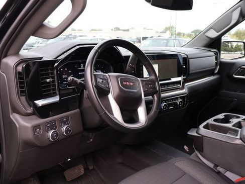 Used 2023 GMC Sierra 1500 SLE w/ X31 Off-Road Package AWD/4WD image 11