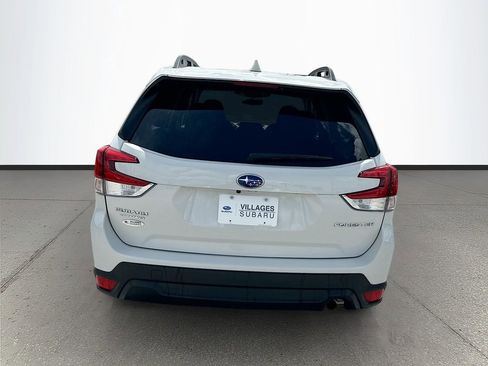 Used 2022 Subaru Forester Premium AWD/4WD image 6
