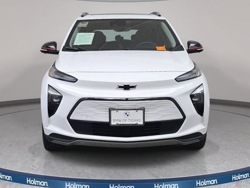 Used 2023 Chevrolet Bolt EUV Premier w/ Sun & Sound Package FWD image 3