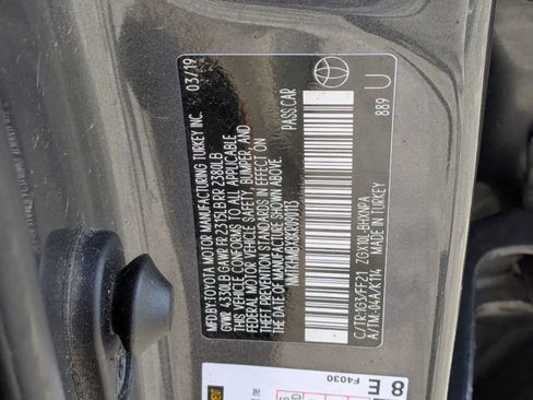 Used 2019 Toyota C-HR LE image 12