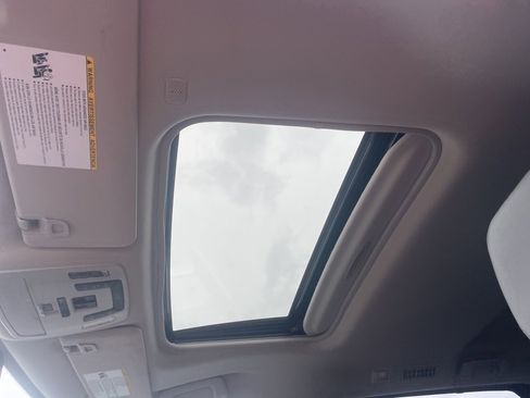 Used 2021 Toyota Sienna XLE image 31