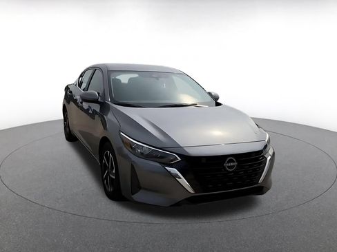 Used 2025 Nissan Sentra SV FWD image 3