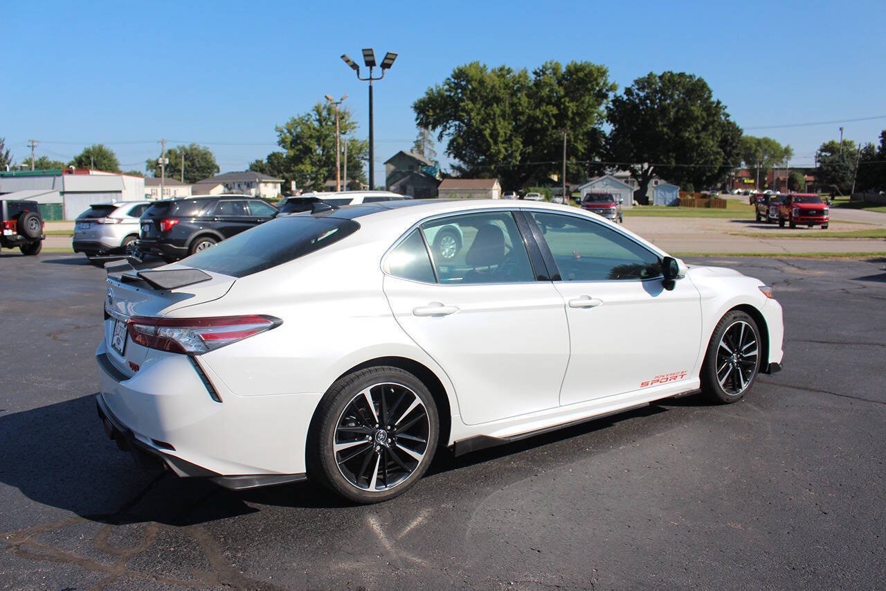 Used 2018 Toyota Camry XSE w/ Driver Assist Package FWD image 2