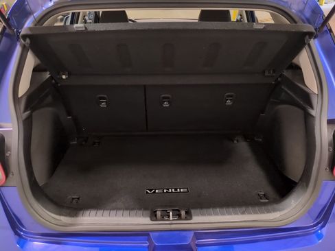 Used 2023 Hyundai Venue SE image 14