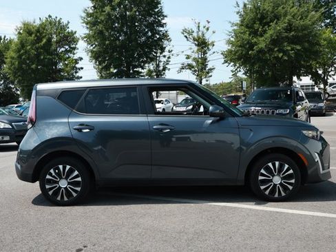 Used 2023 Kia Soul LX FWD image 3