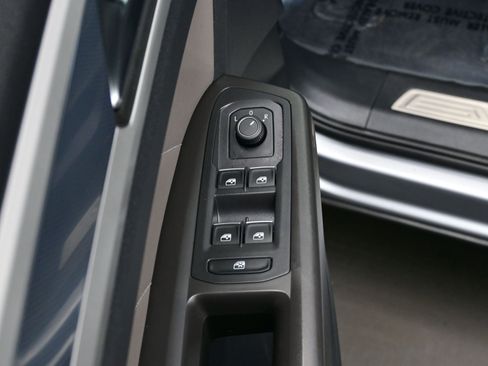 Used 2023 Volkswagen Atlas Cross Sport SEL R-Line image 10