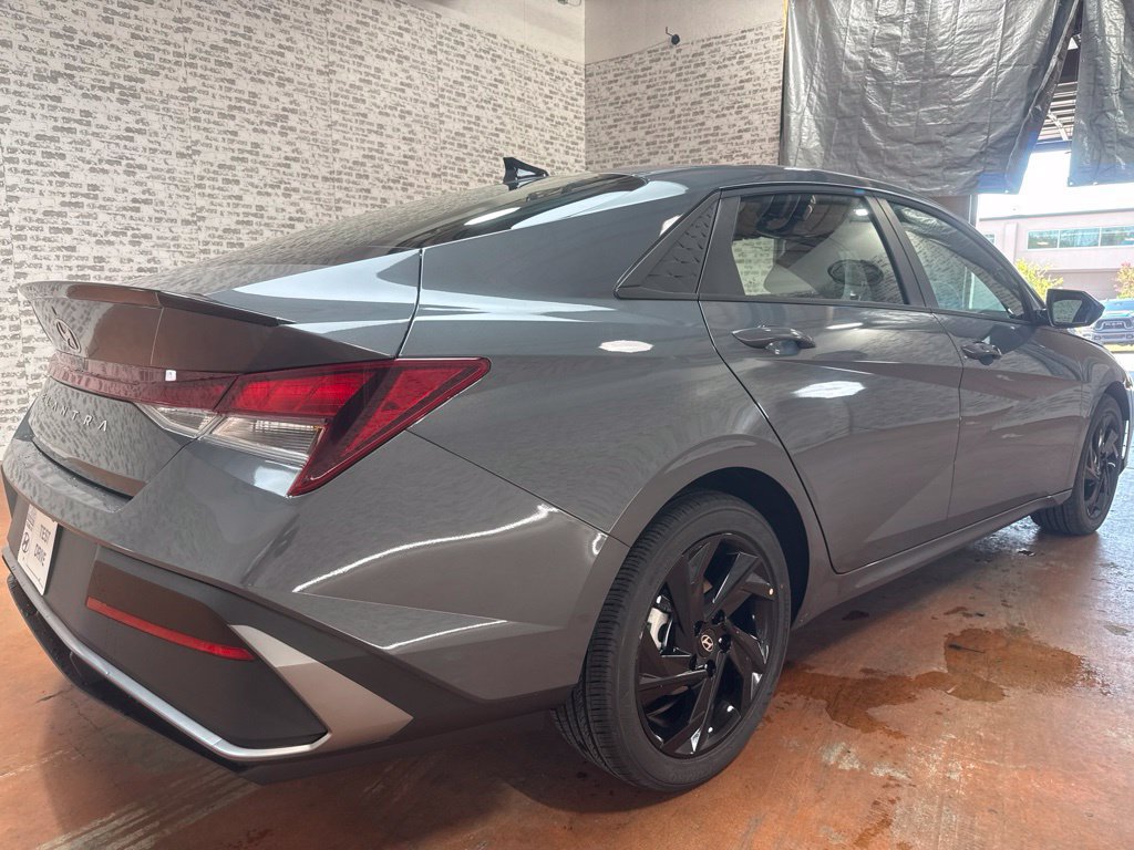New 2026 Hyundai Elantra SEL Sport FWD image 7