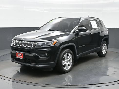 Used 2022 Jeep Compass Latitude AWD/4WD image 2