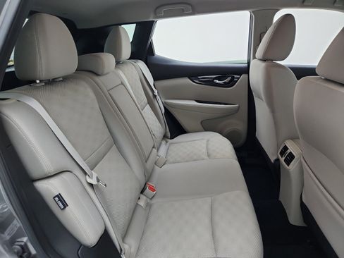 Used 2020 Nissan Rogue Sport SV image 28