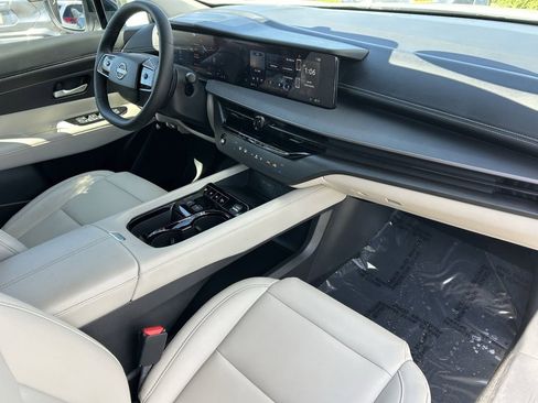 Certified 2025 Nissan Murano SV w/ Cargo Package AWD/4WD image 9