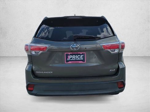 Used 2014 Toyota Highlander XLE FWD image 7