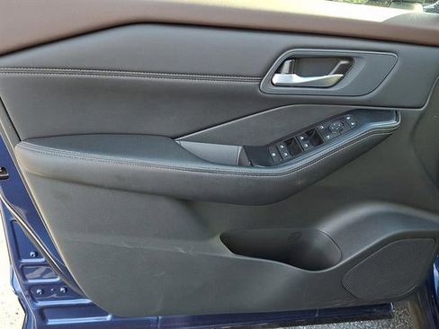 Used 2023 Nissan Rogue SV w/ SV Premium B Package image 13