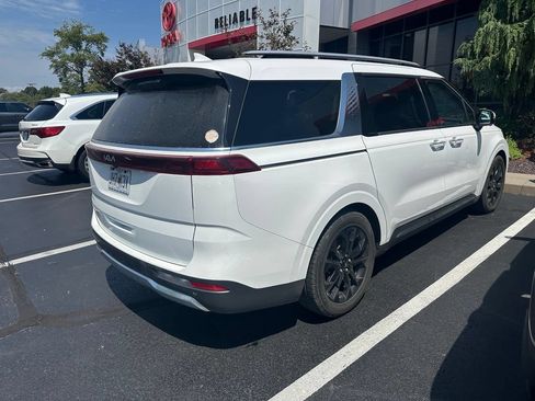 Used 2022 Kia Carnival SX FWD image 5