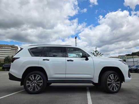 New 2026 Lexus LX 600 4WD w/ Luxury Package image 40