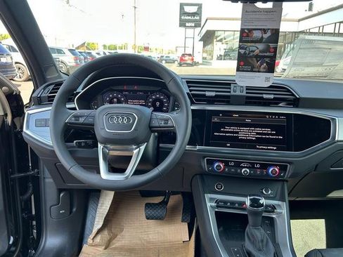 New 2025 Audi Q3 2.0T Premium image 13