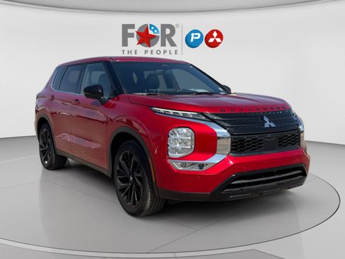 Used 2024 Mitsubishi Outlander SE Black Edition image 7