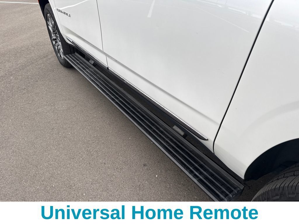 Used 2023 GMC Yukon XL Denali Ultimate AWD/4WD image 13