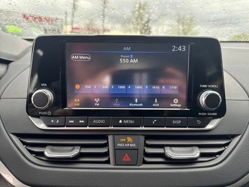 Used 2024 Nissan Altima 2.5 S FWD image 15