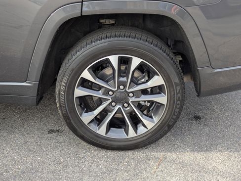 Certified 2024 Jeep Grand Cherokee L Overland w/ Trailer Tow Package image 33