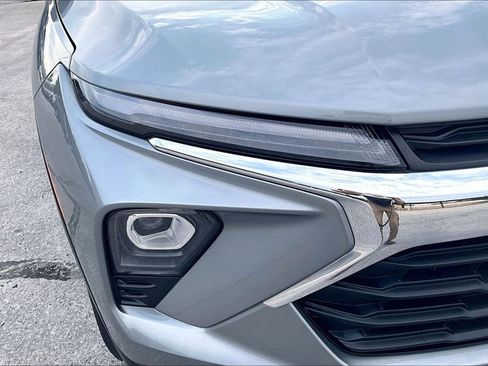 Used 2024 Chevrolet TrailBlazer LT w/ LT Cold Weather Package FWD image 30