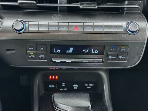Used 2025 Hyundai Kona SEL FWD image 24