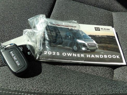 Used 2025 RAM ProMaster 2500 w/ U-Haul Equipment Group FWD image 30