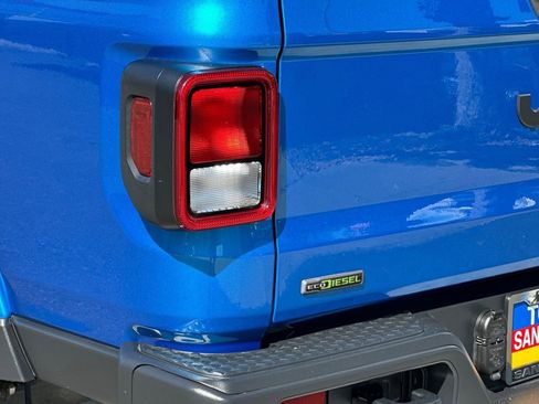 Used 2022 Jeep Gladiator Sport AWD/4WD image 27
