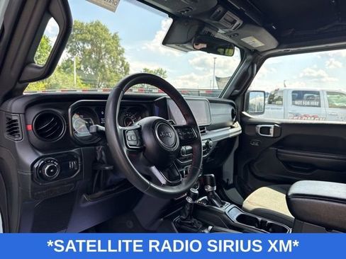 Used 2024 Jeep Wrangler Rubicon image 10