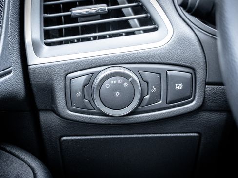 Used 2022 Ford Edge SE image 38