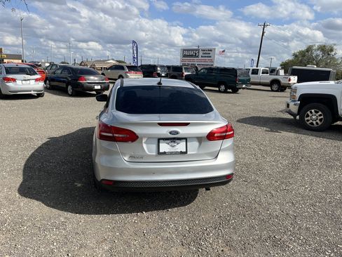 Used 2016 Ford Focus SE image 4