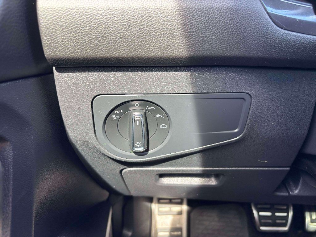 Used 2023 Volkswagen Tiguan SEL R-Line AWD/4WD image 21