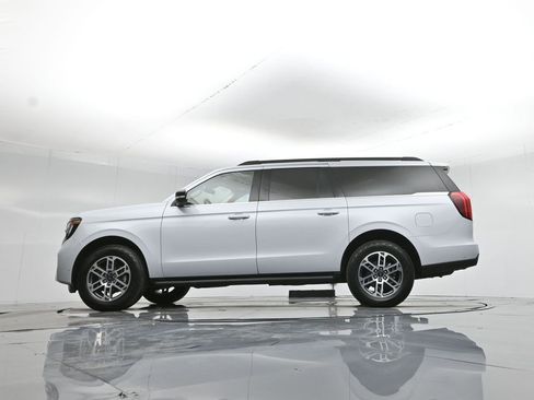 Used 2025 Ford Expedition Max Active image 8