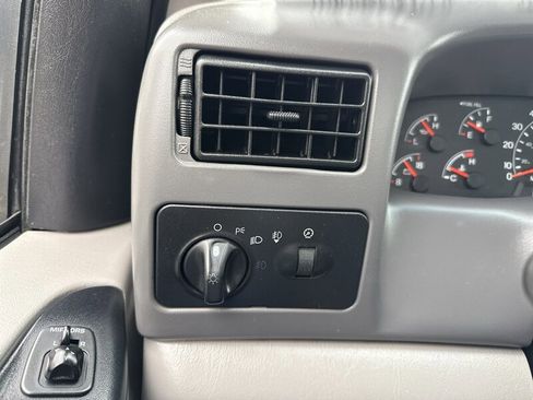 Used 2001 Ford F250 XLT image 37