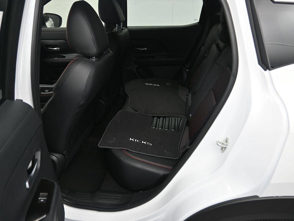 New 2026 Nissan Kicks SR FWD image 21