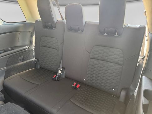 Used 2025 Nissan Pathfinder SV FWD image 26