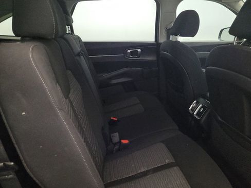 Used 2022 Kia Sorento LX AWD/4WD image 19