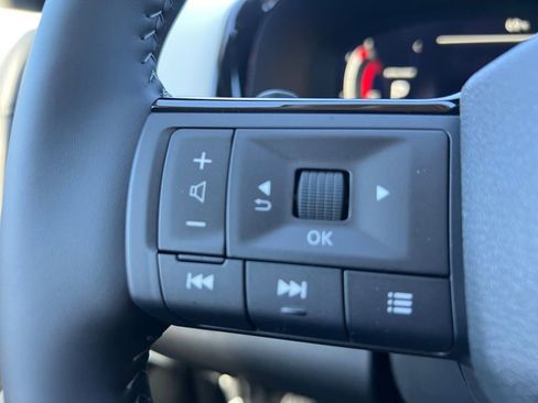 New 2026 Nissan Pathfinder SL image 10