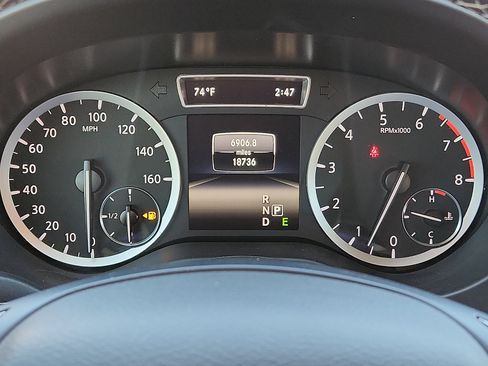 Used 2018 INFINITI QX30 Premium w/ Technology Package image 18