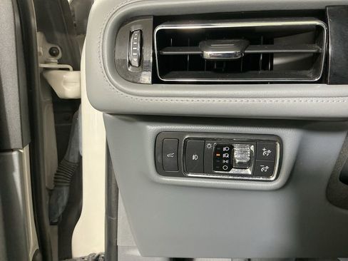 Used 2020 Lincoln Aviator Reserve image 17