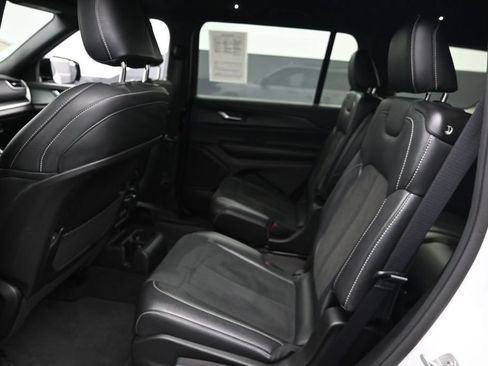 Used 2023 Jeep Grand Cherokee L Laredo AWD/4WD image 13