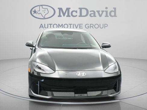 Used 2024 Hyundai Ioniq 6 SE RWD image 2