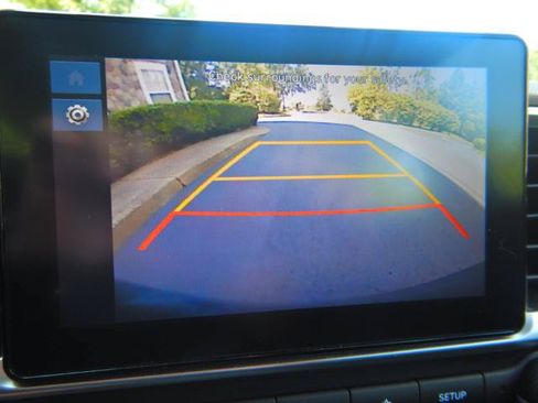 Used 2025 Hyundai Venue SEL FWD image 18