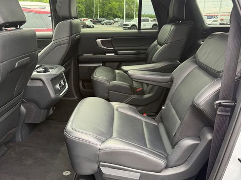 Used 2025 Ford Expedition Max Platinum w/ Stealth Appearance Package AWD/4WD image 11
