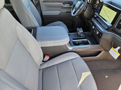 New 2026 GMC Sierra 1500 SLT AWD/4WD image 10
